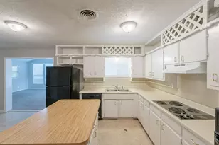 5905 Wheaton Dr, Fort Worth, TX 76133 - Photo 6