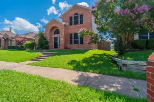 822 Orian Dr, Mesquite, TX 75181 - Photo 2