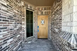 709 Bass Lk Ln, Cleburne, TX 76033 - Photo 2