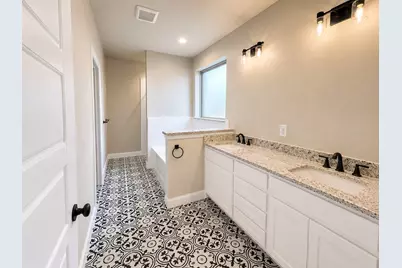 709 Bass Lake Lane, Cleburne, TX 76033 - Photo 10