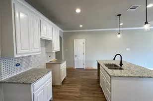 709 Bass Lk Ln, Cleburne, TX 76033 - Photo 6