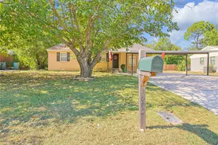 2002 Meadow Ln, Arlington, TX 76010 - Photo 2