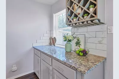 2002 Meadow Lane, Arlington, TX 76010 - Photo 8