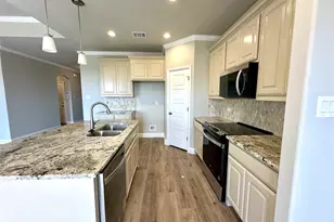 710 Broken Bow Ln, Cleburne, TX 76033 - Photo 8