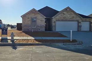710 Broken Bow Ln, Cleburne, TX 76033 - Photo 2