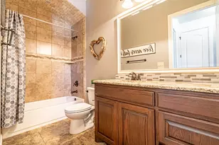 3526 Abes Landing Dr, Granbury, TX 76049 - Photo 8