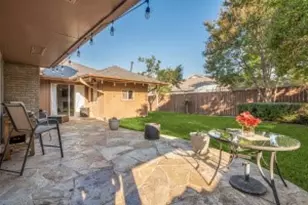 2719 N Surrey Dr, Carrollton, TX 75006 - Photo 38