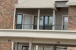 2736 Silver Creek Dr, Arlington, TX 76006 - Photo 2