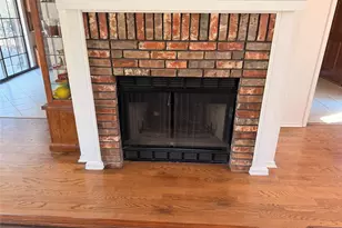 612 Doaks Dr, Runaway Bay, TX 76426 - Photo 2