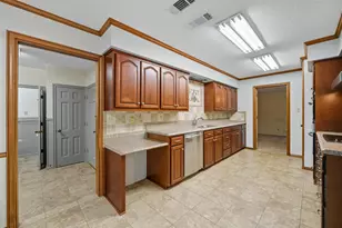 924 Ridgecrest Cir, Denton, TX 76205 - Photo 10