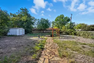 233 Bellvue Dr, Fort Worth, TX 76134 - Photo 22