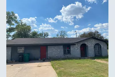 200 S Patricia Street, Lacy Lakeview, TX 76705 - Photo 1