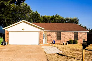 6205 Maple Springs Dr, Arlington, TX 76001 - Photo 1