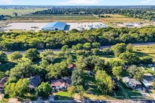 634 E South St, Whitesboro, TX 76273 - Photo 10