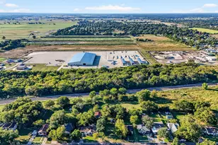 634 E South St, Whitesboro, TX 76273 - Photo 1