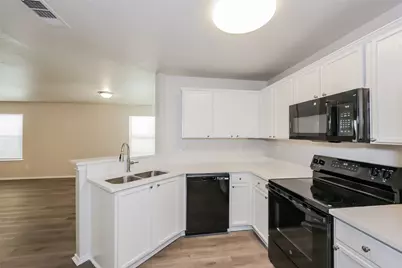 912 Laredo Plaza, Dallas, TX 75211 - Photo 4