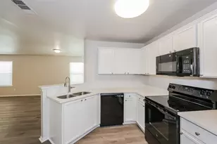 912 Laredo Plaza, Dallas, TX 75211 - Photo 4