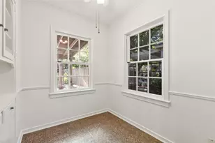 926 Salmon Dr, Dallas, TX 75208 - Photo 12