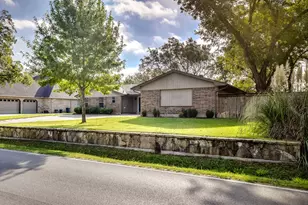 7115 Westover Dr, Granbury, TX 76049 - Photo 2