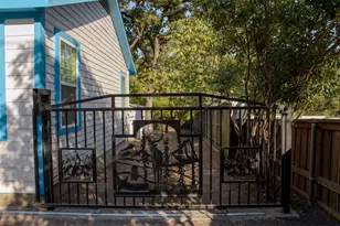 9046 Dorinda Cir, Dallas, TX 75217 - Photo 2