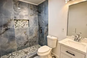 9046 Dorinda Cir, Dallas, TX 75217 - Photo 6