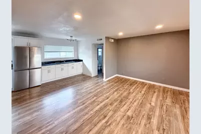 4811 Live Oak Street #202, Dallas, TX 75204 - Photo 2