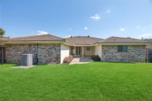 3633 Ridgewood Dr, Grand Prairie, TX 75052 - Photo 36