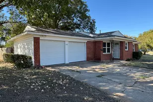 200 SW Moody St, Burleson, TX 76028 - Photo 6