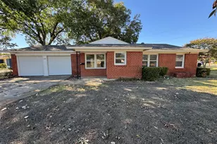 200 SW Moody St, Burleson, TX 76028 - Photo 38