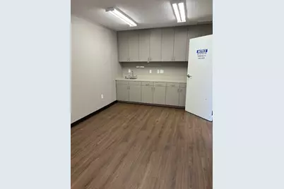 1910 W Henderson Street, Cleburne, TX 76033 - Photo 6