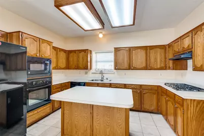 8305 Camden Court, Rowlett, TX 75089 - Photo 6