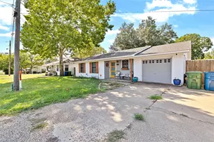 902 Plum St, Sanger, TX 76266 - Photo 2