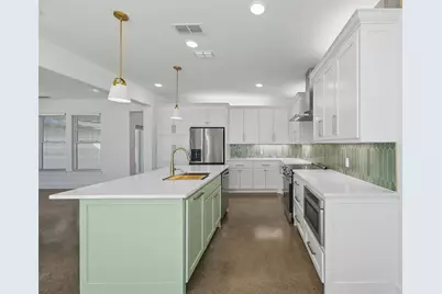 100 Cardinal Woods Court, Granbury, TX 76049 - Photo 10