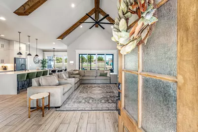 2045 Sunset Ridge Drive, Weatherford, TX 76087 - Photo 4