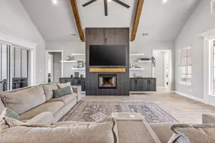 2045 Sunset Rdg Dr, Weatherford, TX 76087 - Photo 8