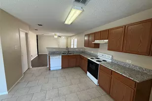 7541 Marietta Ln, Dallas, TX 75241 - Photo 4