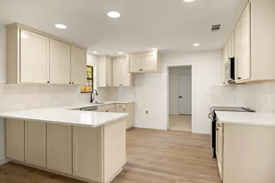 8906 Monticello Drive, Granbury, TX 76049 - Photo 22