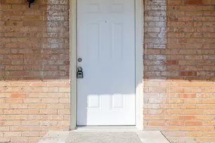 5055 Ridglea Ln, Fort Worth, TX 76116 - Photo 2