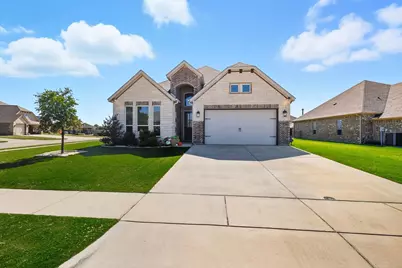 900 Pate Street, Granbury, TX 76048 - Photo 2