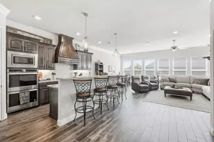 900 Pate St, Granbury, TX 76048 - Photo 8