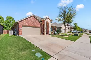 4012 Knollbrook Ln, Fort Worth, TX 76137 - Photo 2