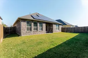 8225 Manx Pt, Godley, TX 76044 - Photo 18