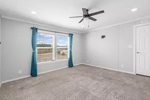 637 Lois Cir, Granbury, TX 76049 - Photo 14