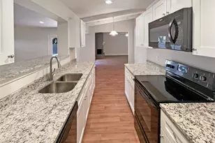 2021 Brentwood Ln, Carrollton, TX 75006 - Photo 6