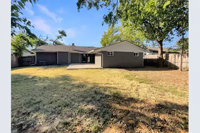 2021 Brentwood Lane, Carrollton, TX 75006 - Photo 8