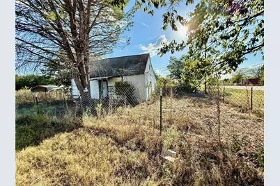 211 Cherry Street, Millsap, TX 76066 - Photo 2