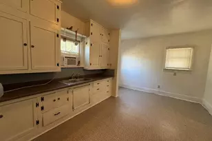 304 W Nevada St, Seymour, TX 76380 - Photo 4