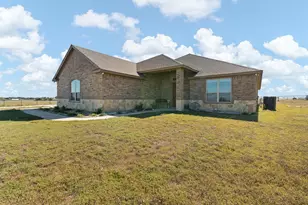 201 Hughes Ln, Grandview, TX 76050 - Photo 4