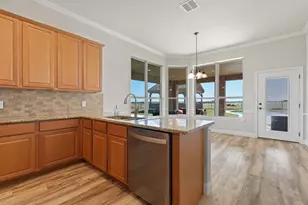 201 Hughes Ln, Grandview, TX 76050 - Photo 14