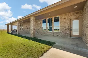 201 Hughes Ln, Grandview, TX 76050 - Photo 30